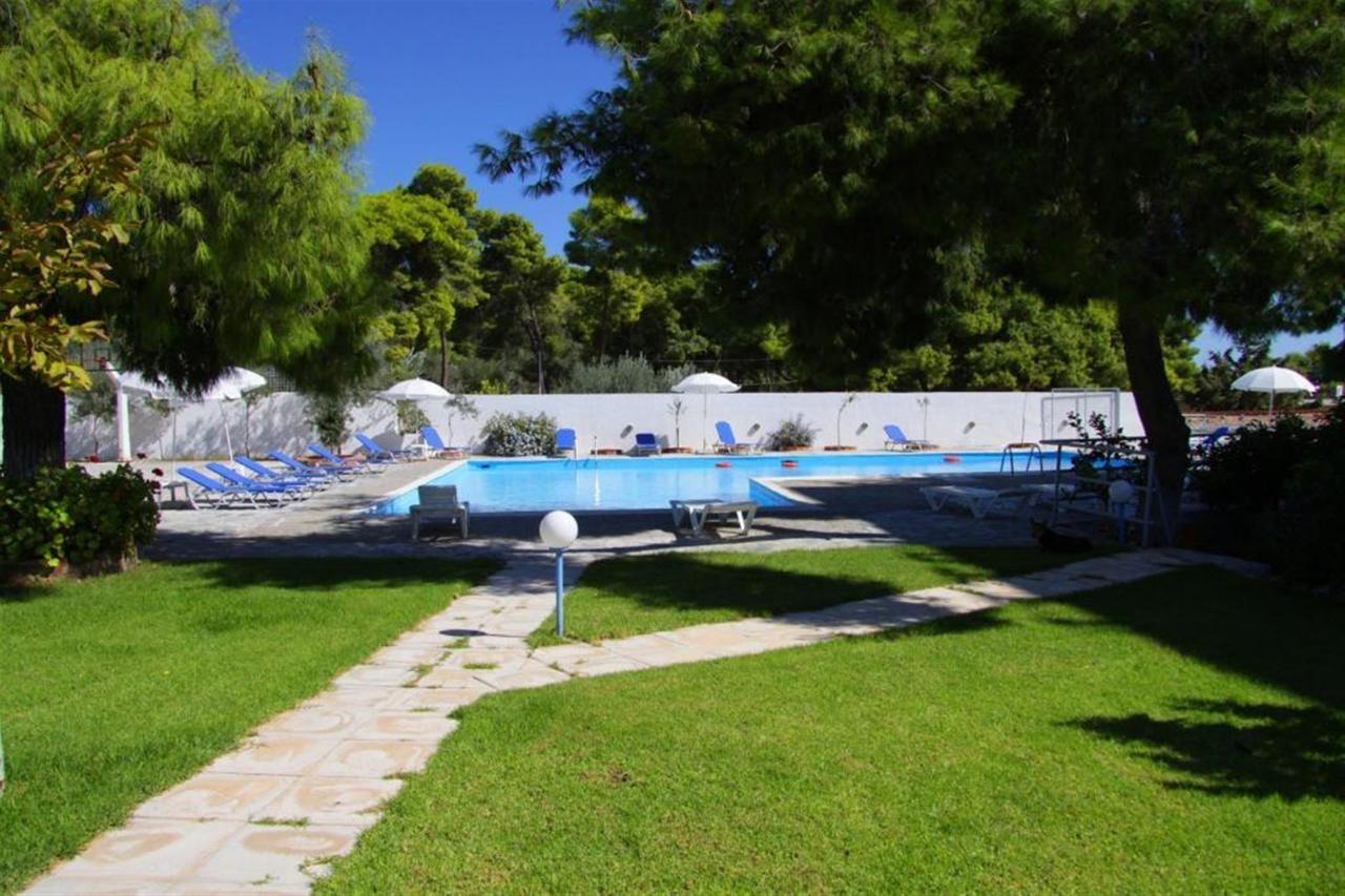 Siagas Beach Hotel Agioi Theodoroi Exterior foto