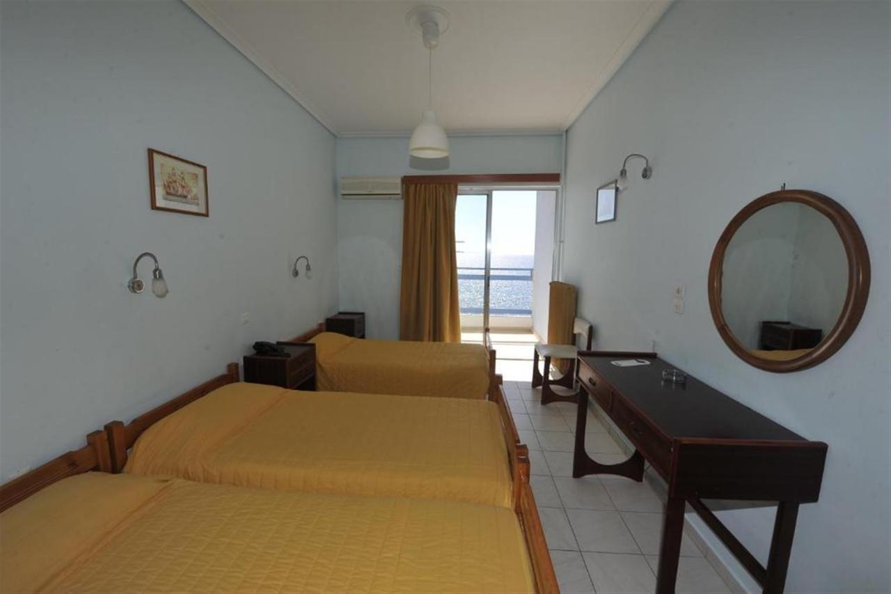 Siagas Beach Hotel Agioi Theodoroi Exterior foto
