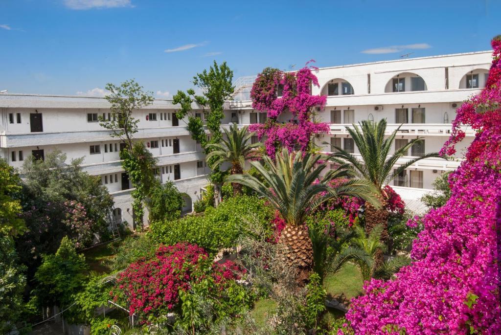 Siagas Beach Hotel Agioi Theodoroi Exterior foto