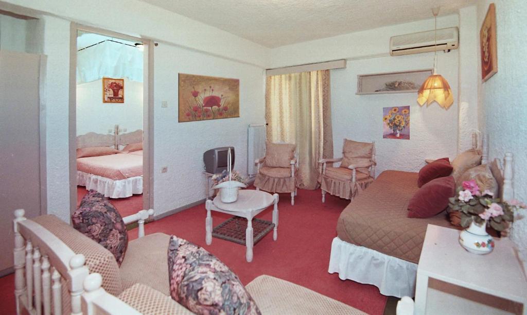 Siagas Beach Hotel Agioi Theodoroi Habitación foto